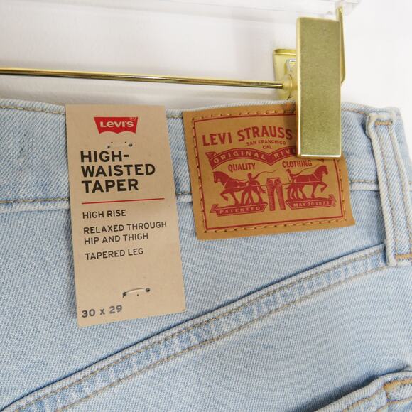 Levi's High Waisted Taper Jeans Light Wash Straight Leg Jeans Size 30 NWT - Picture 8 of 9